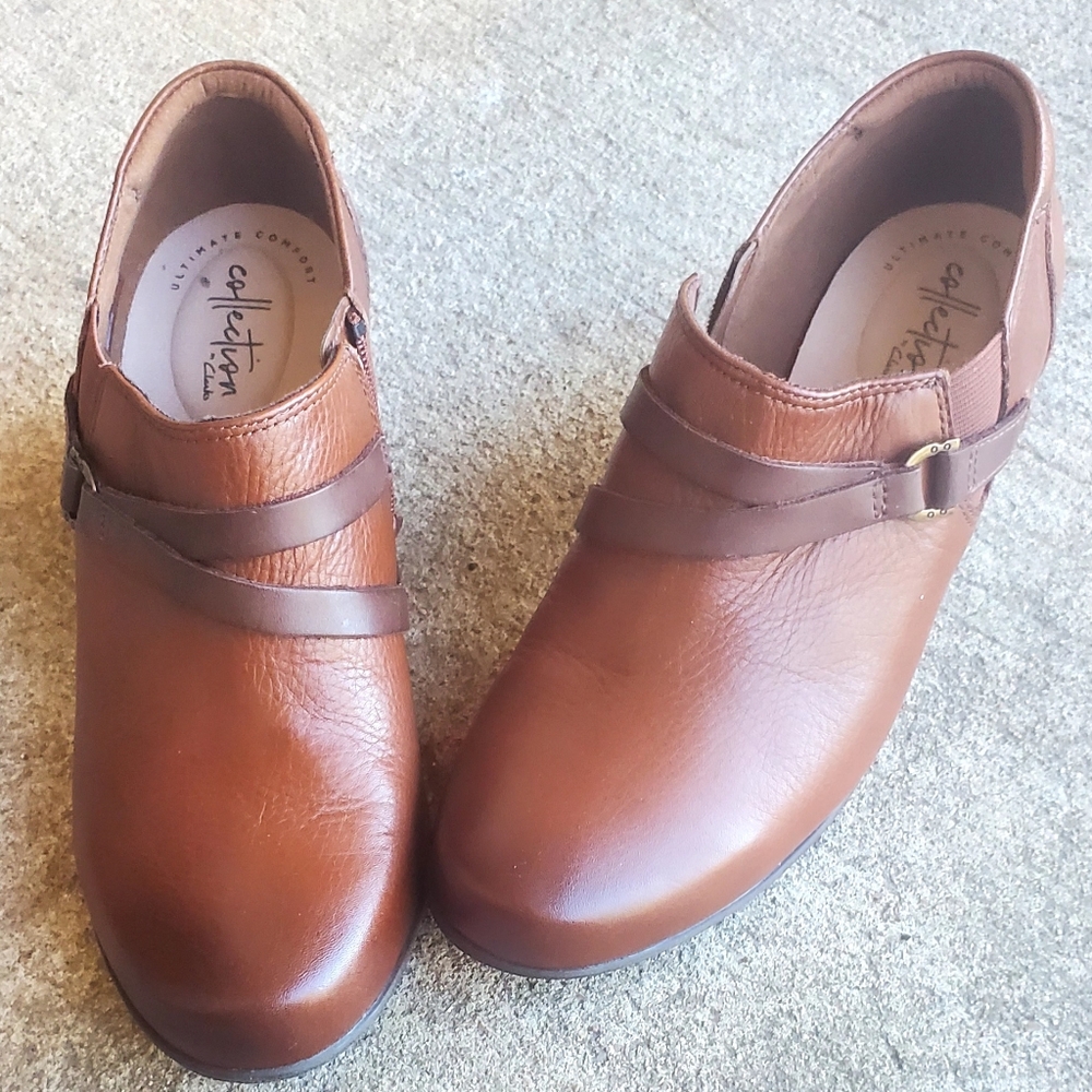 New Size 8 Clark's Leather Heeled Bootie - Picture 3 of 15